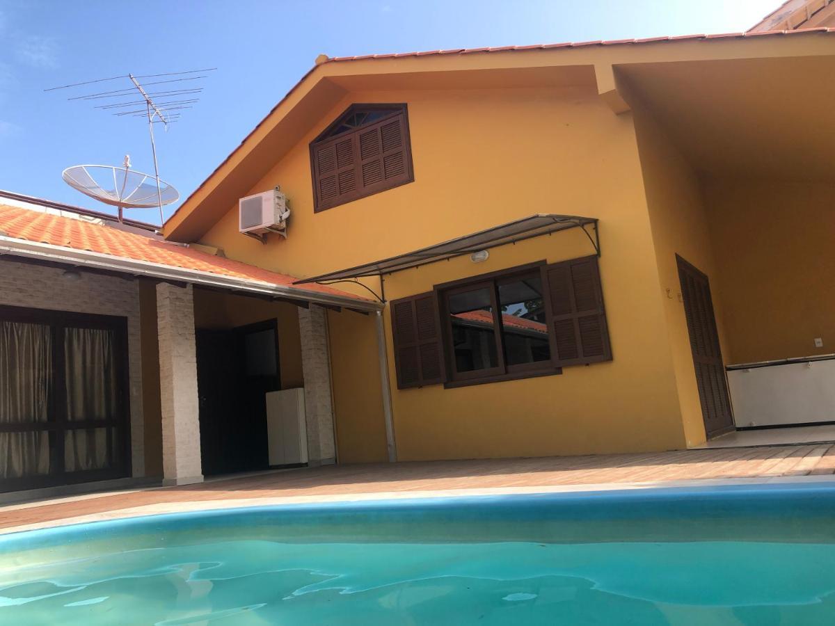 Linda Casa Com Piscina Em Bombinhas, Espaco Inteiro Exteriör bild