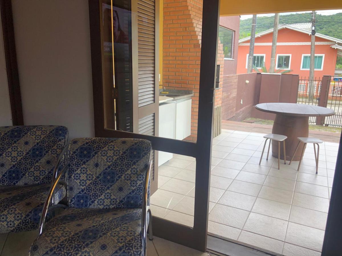 Linda Casa Com Piscina Em Bombinhas, Espaco Inteiro Exteriör bild