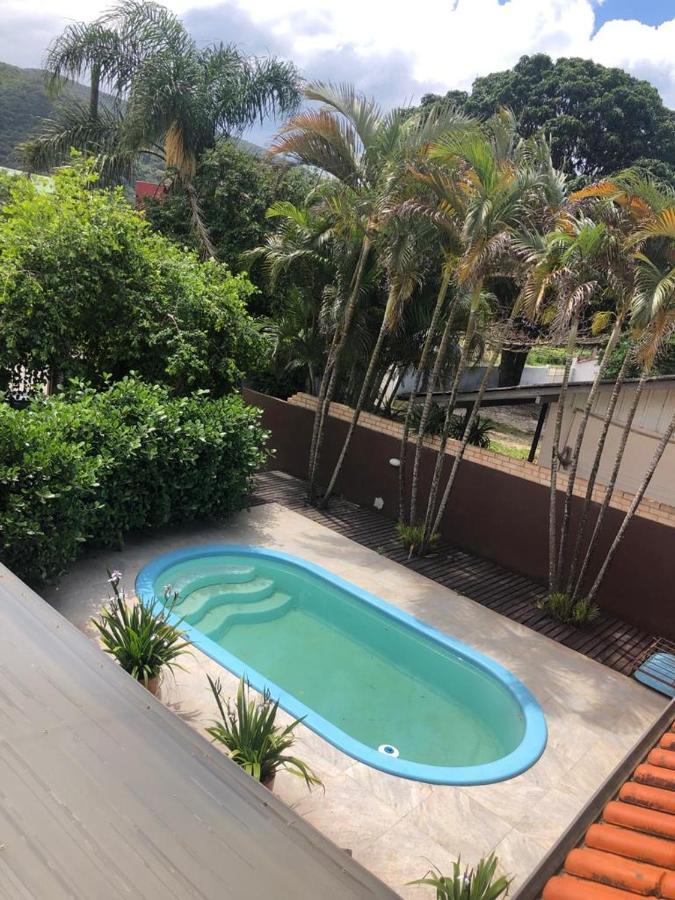 Linda Casa Com Piscina Em Bombinhas, Espaco Inteiro Exteriör bild