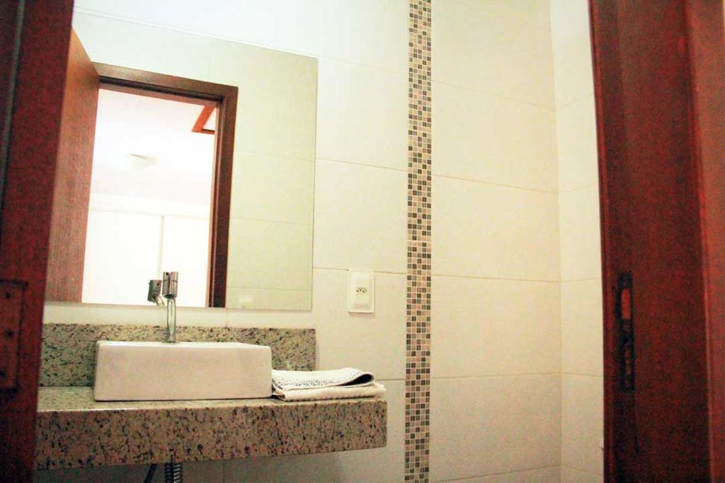 Linda Casa Com Piscina Em Bombinhas, Espaco Inteiro Exteriör bild
